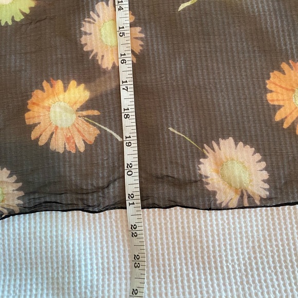 3 for 15$! Square vintage small black scarf with flowers. 1990s - Picture 2 of 4